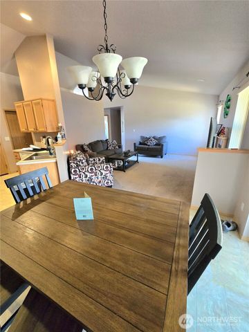 15407 8th Avenue Court E, Tacoma, WA 98445