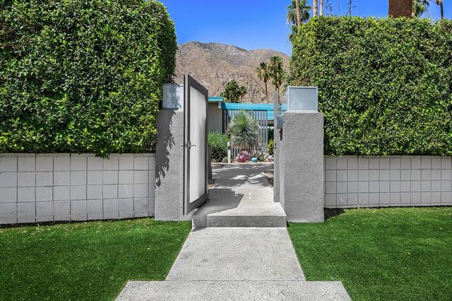 803 N Via Monte Vista, Palm Springs, CA 92262
