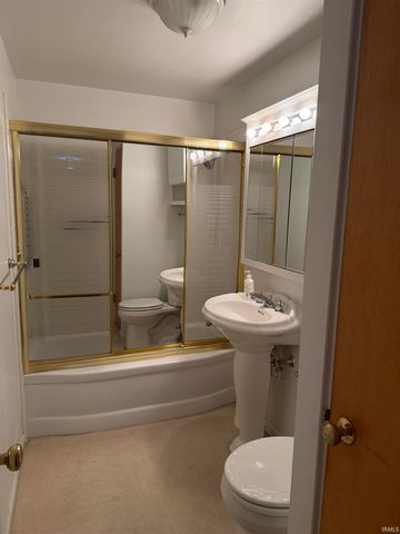 1734 Southwood Avenue, South Bend, IN 46615