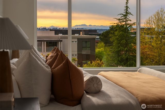 138 8th Court, Kirkland, WA 98033