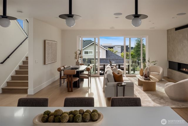 138 8th Court, Kirkland, WA 98033