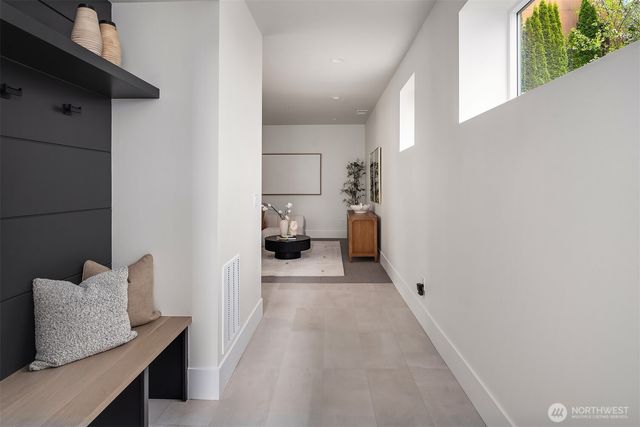 138 8th Court, Kirkland, WA 98033