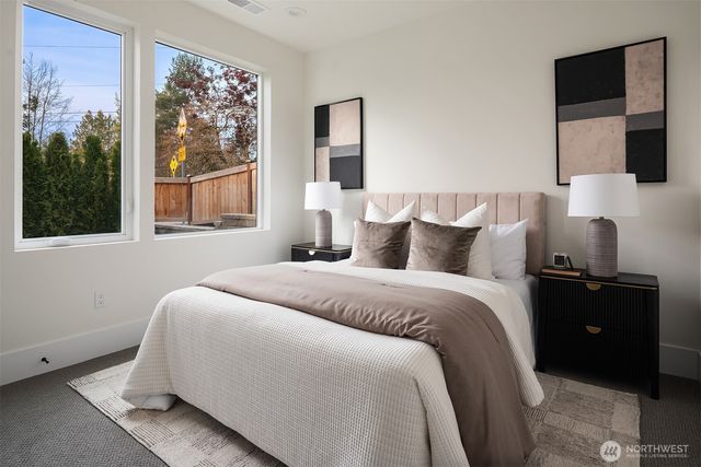 138 8th Court, Kirkland, WA 98033