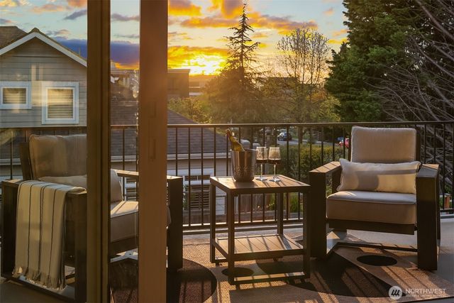 138 8th Court, Kirkland, WA 98033