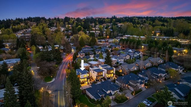138 8th Court, Kirkland, WA 98033