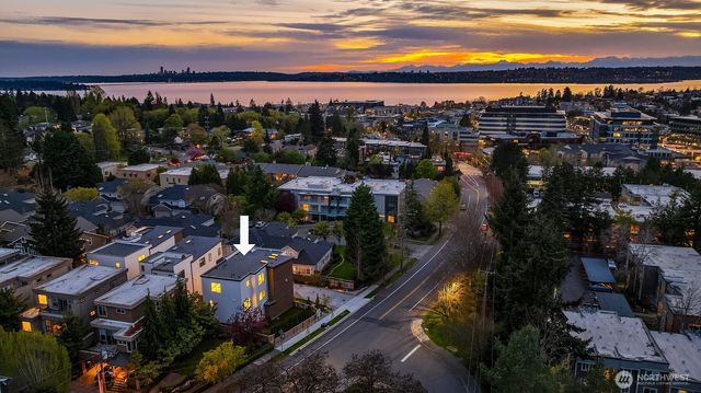 138 8th Court, Kirkland, WA 98033