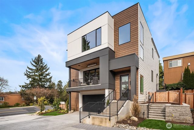 138 8th Court, Kirkland, WA 98033
