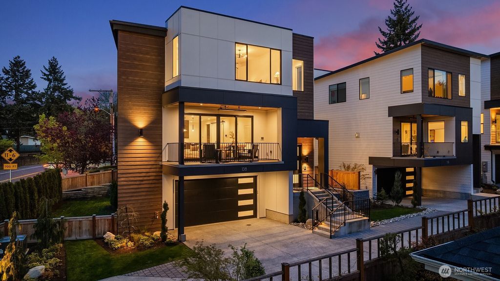 138 8th Court, Kirkland, WA 98033
