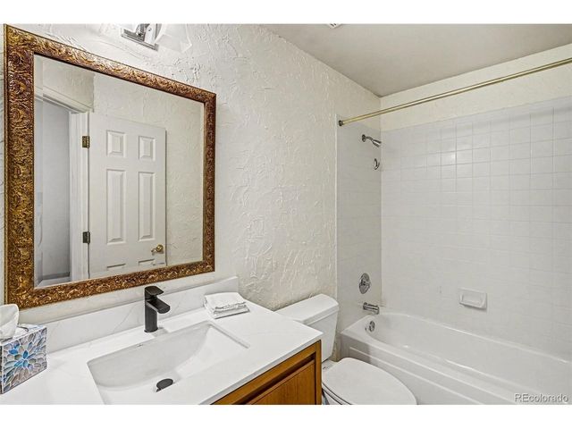 7900 E Dartmouth Ave 72, Denver, CO 80231