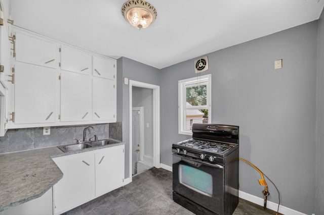 3411 Bowdoin Street, Des Moines, IA 50313