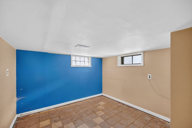 3411 Bowdoin Street, Des Moines, IA 50313