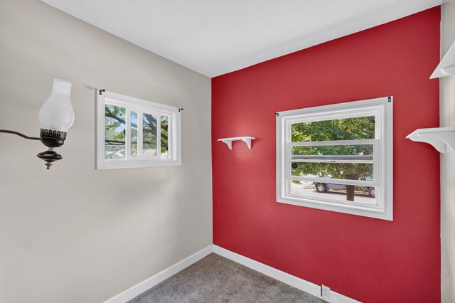 3411 Bowdoin Street, Des Moines, IA 50313