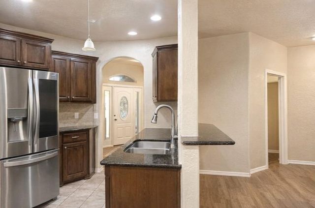 832 Carol Ann Place, Moore, OK 73160