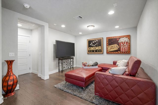 207 Bridgeford DR 16, Austin, TX 78745