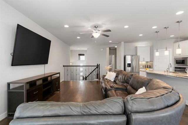 207 Bridgeford DR 16, Austin, TX 78745