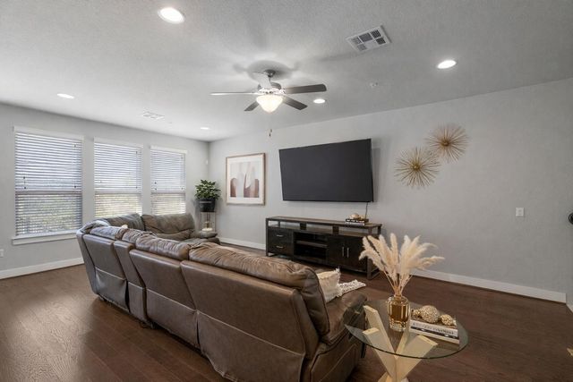 207 Bridgeford DR 16, Austin, TX 78745