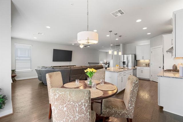 207 Bridgeford DR 16, Austin, TX 78745