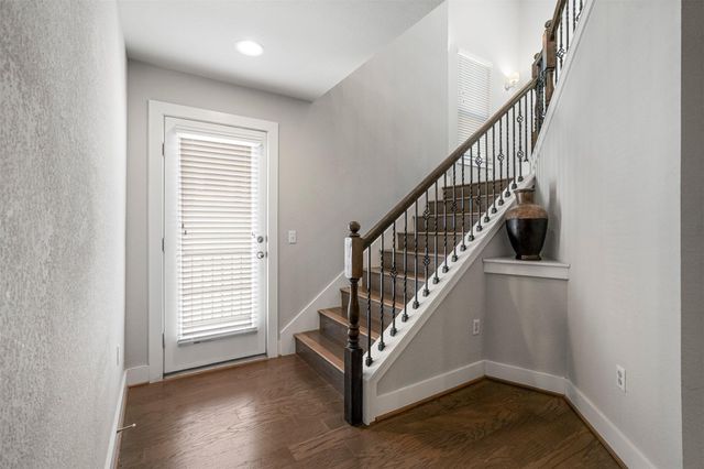 207 Bridgeford DR 16, Austin, TX 78745