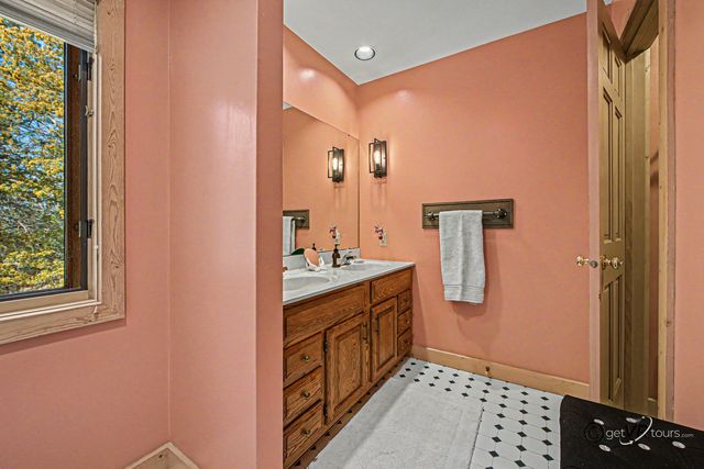 5 Knoll Court, Galena, IL 61036