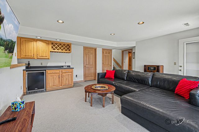 5 Knoll Court, Galena, IL 61036