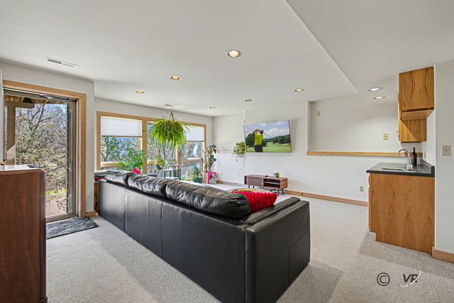 5 Knoll Court, Galena, IL 61036