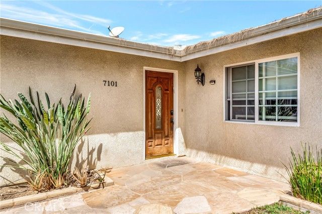 7101 Fallbrook Avenue, West Hills (los Angeles), CA 91307