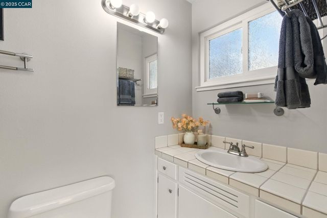 709 Harvard Dr, Pleasant Hill, CA 94523