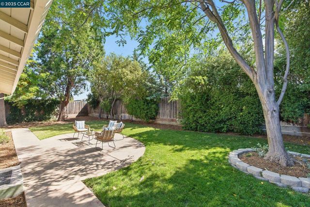 709 Harvard Dr, Pleasant Hill, CA 94523