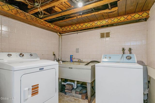 3206 Guilderland Avenue, Rotterdam, NY 12306