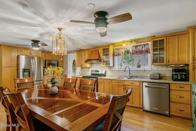3206 Guilderland Avenue, Rotterdam, NY 12306