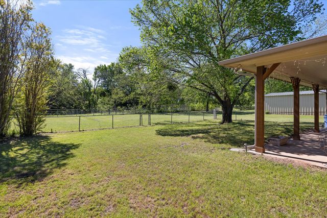 309 Willow Creek Lane, Springtown, TX 76082