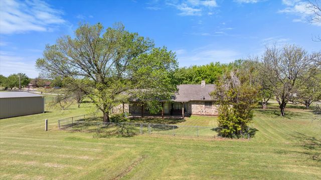 309 Willow Creek Lane, Springtown, TX 76082