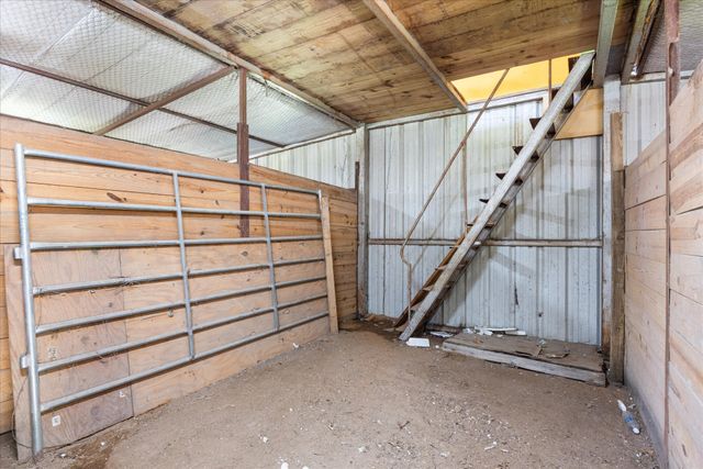 309 Willow Creek Lane, Springtown, TX 76082