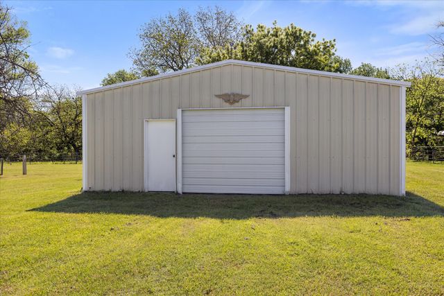 309 Willow Creek Lane, Springtown, TX 76082