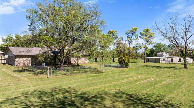 309 Willow Creek Lane, Springtown, TX 76082