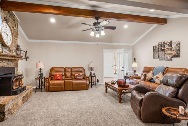 309 Willow Creek Lane, Springtown, TX 76082