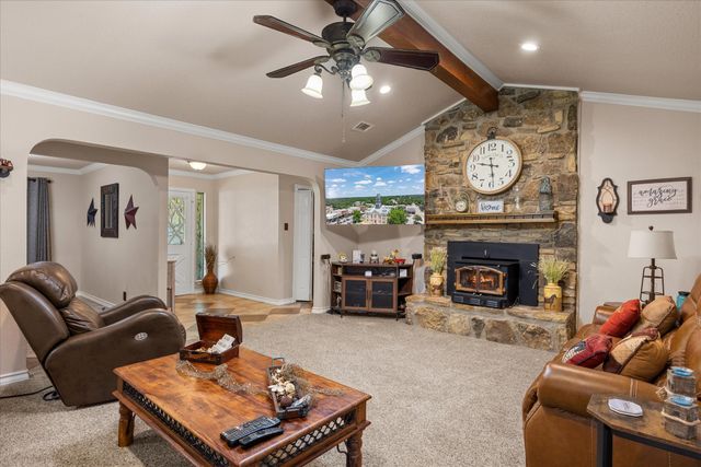 309 Willow Creek Lane, Springtown, TX 76082