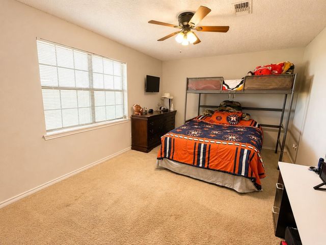 809 John Albert Dr, East Bernard, TX 77435