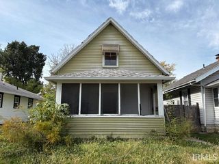 2111 S Mulberry Street, Muncie, IN 47302