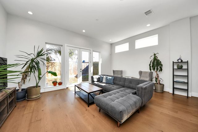 1815 Arbor Street, Houston, TX 77004