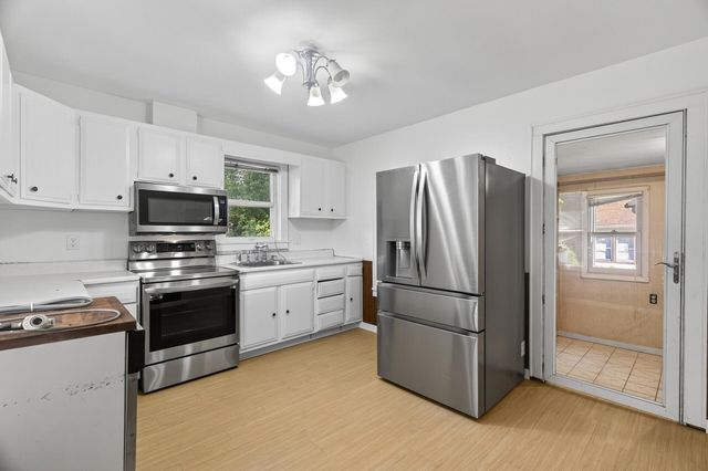 1323 4th Street E, Saint Paul, MN 55106