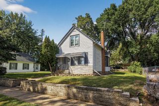 1323 4th Street E, Saint Paul, MN 55106