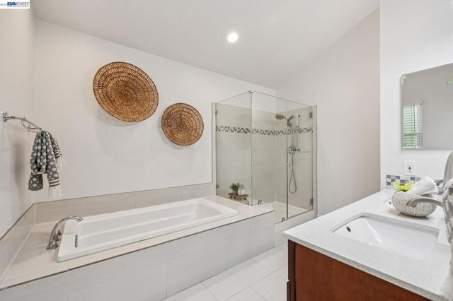 28086 Thorup Ln, Hayward, CA 94542