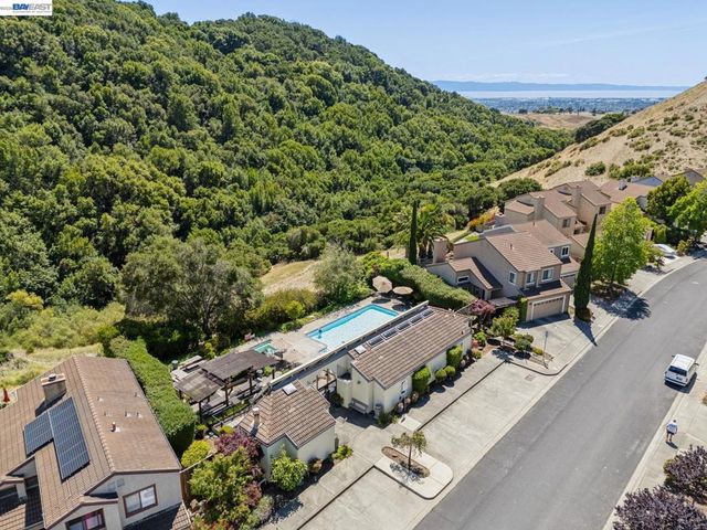 28086 Thorup Ln, Hayward, CA 94542