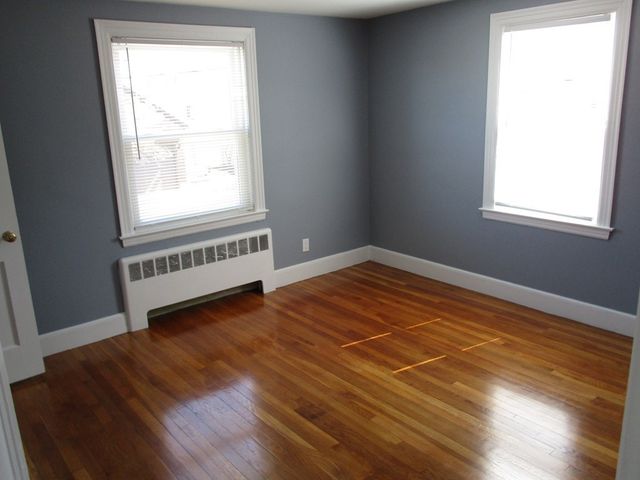 12 Waverley St 12, Waltham, MA 02453