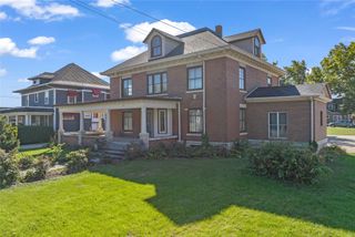 429 1st Avenue W, Newton, IA 50208