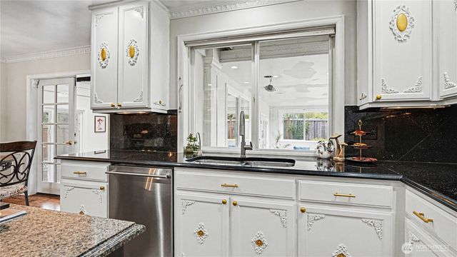 23144 NE 14th Court, Sammamish, WA 98074
