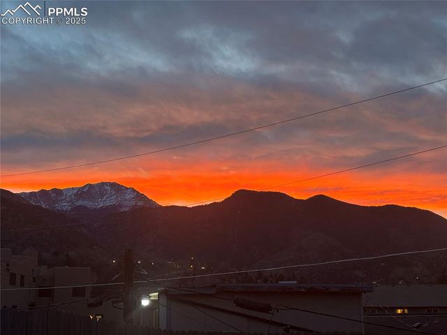 81 Crystal Park Road C, Manitou Springs, CO 80829