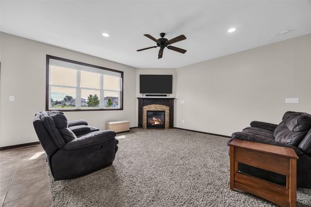 3118 Carlisle Circle, Marion, IA 52302