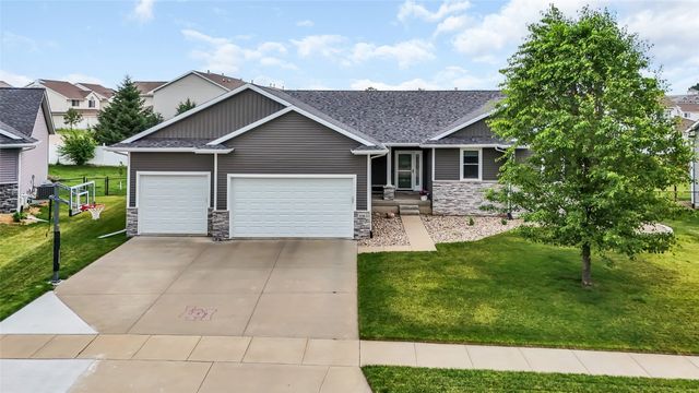 3118 Carlisle Circle, Marion, IA 52302